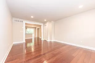 1 Maple Vlg Ct, Ann Arbor, MI 48103 - Photo 5