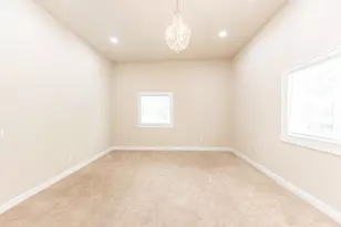 2 Maple Vlg Ct, Ann Arbor, MI 48103 - Photo 15
