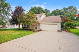 760 Brookridge Dr, Norton Shores, MI 49441 - Photo 11
