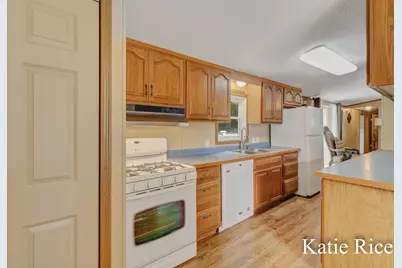 6411 W Cleveland Road, Montague, MI 49437 - Photo 3