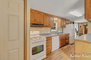 6411 W Cleveland Rd, Montague, MI 49437 - Photo 3