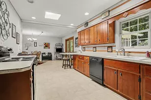 51 Birch Hill Dr, Battle Creek, MI 49015 - Photo 5