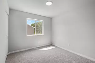 2082 Kristin Ct, Muskegon, MI 49442 - Photo 17