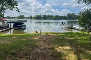 52411 Lakeview Dr, Dowagiac, MI 49047 - Photo 3