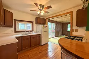 52411 Lakeview Dr, Dowagiac, MI 49047 - Photo 7