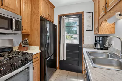 2430 Kibby, Jackson, MI 49203 - Photo 11