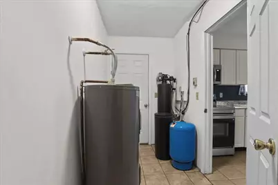 1091 Hickory Street, Lansing, MI 48906 - Photo 11