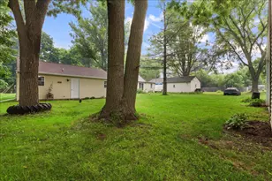 1091 Hickory St, Lansing, MI 48906 - Photo 19