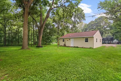 1091 Hickory Street, Lansing, MI 48906 - Photo 17