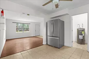 1091 Hickory St, Lansing, MI 48906 - Photo 9