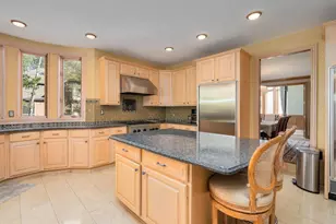833 Lakewood Dr, Rochester Hills, MI 48309 - Photo 19
