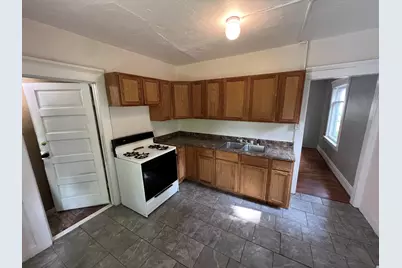 1021 Hickory Street, Lansing, MI 48912 - Photo 9