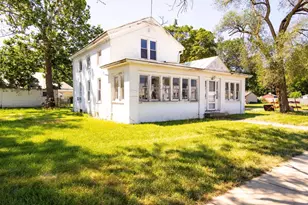 120 Union St, Lawton, MI 49065 - Photo 1