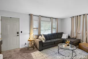 2207 Tremont Blvd NW, Grand Rapids, MI 49504 - Photo 13