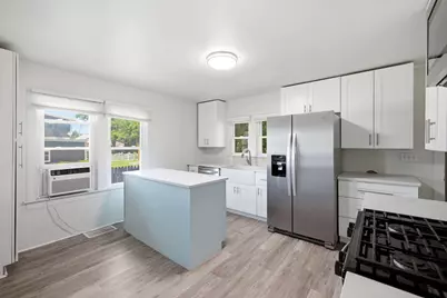 27 S Smith Street, New Buffalo, MI 49117 - Photo 9