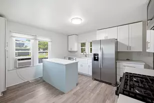 27 S Smith St, New Buffalo, MI 49117 - Photo 9