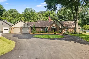1555 Cardinal Dr, Saint Joseph, MI 49085 - Photo 3