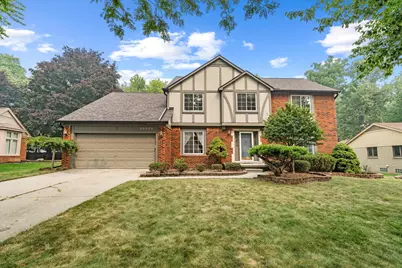25872 Hunt Club Boulevard, Farmington, MI 48335 - Photo 1