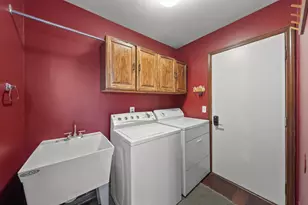 25872 Hunt Club Blvd, Farmington, MI 48335 - Photo 19