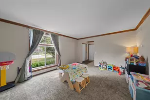 25872 Hunt Club Blvd, Farmington, MI 48335 - Photo 13