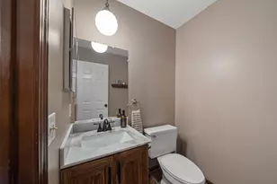 25872 Hunt Club Blvd, Farmington, MI 48335 - Photo 15