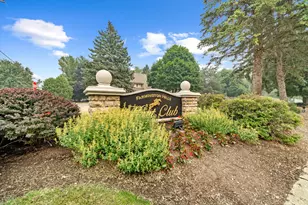 25872 Hunt Club Blvd, Farmington, MI 48335 - Photo 3