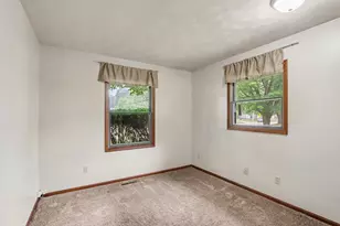 930 Piccadilly Rd, Kalamazoo, MI 49006 - Photo 11