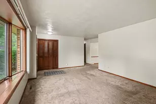 930 Piccadilly Rd, Kalamazoo, MI 49006 - Photo 5