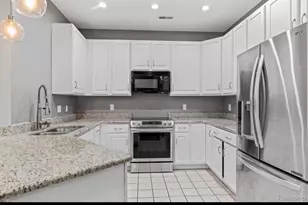 4109 Addington Dr, Commerce Township, MI 48390 - Photo 7