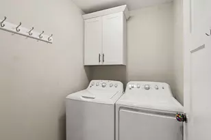 1243 S Village Cir, Kalamazoo, MI 49009 - Photo 11