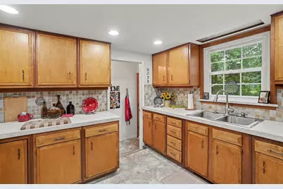 219 E Jackson Street, Allegan, MI 49010 - Photo 15