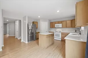 247 Sandhill Ct, White Lake, MI 48386 - Photo 21