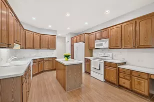 1718 Big Timber Ct NE, Grand Rapids, MI 49505 - Photo 9
