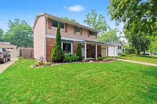 1221 Wines Dr, Ann Arbor, MI 48103 - Photo 3