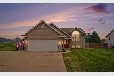 623 W 44th Street, Fremont, MI 49412 - Photo 1