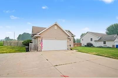 623 W 44th Street, Fremont, MI 49412 - Photo 3