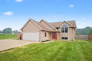 623 W 44th St, Fremont, MI 49412 - Photo 5