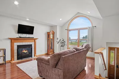 623 W 44th Street, Fremont, MI 49412 - Photo 7