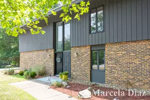 3431 Tricklewood Dr SE, Grand Rapids, MI 49546 - Photo 3