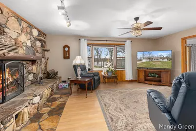 3612 Holiday Drive, Greenville, MI 48838 - Photo 9
