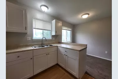 15985 Wellington Street, Taylor, MI 48180 - Photo 5