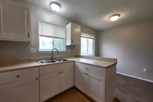15985 Wellington St, Taylor, MI 48180 - Photo 5