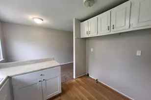 15985 Wellington St, Taylor, MI 48180 - Photo 7