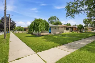 25248 Hass St, Dearborn Heights, MI 48127 - Photo 3