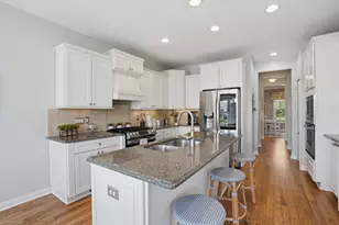 5693 Strawberry Cir, Commerce Township, MI 48382 - Photo 7