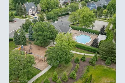 5693 Strawberry Circle, Commerce Township, MI 48382 - Photo 51