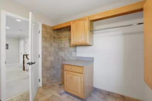 5693 Strawberry Cir, Commerce Township, MI 48382 - Photo 31