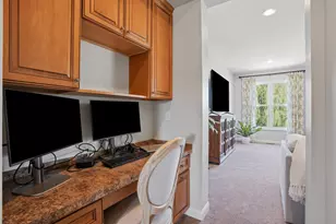 5693 Strawberry Cir, Commerce Township, MI 48382 - Photo 21
