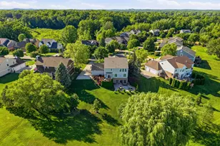5693 Strawberry Cir, Commerce Township, MI 48382 - Photo 47