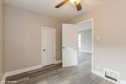 979 Lavette Avenue, Benton Harbor, MI 49022 - Photo 11